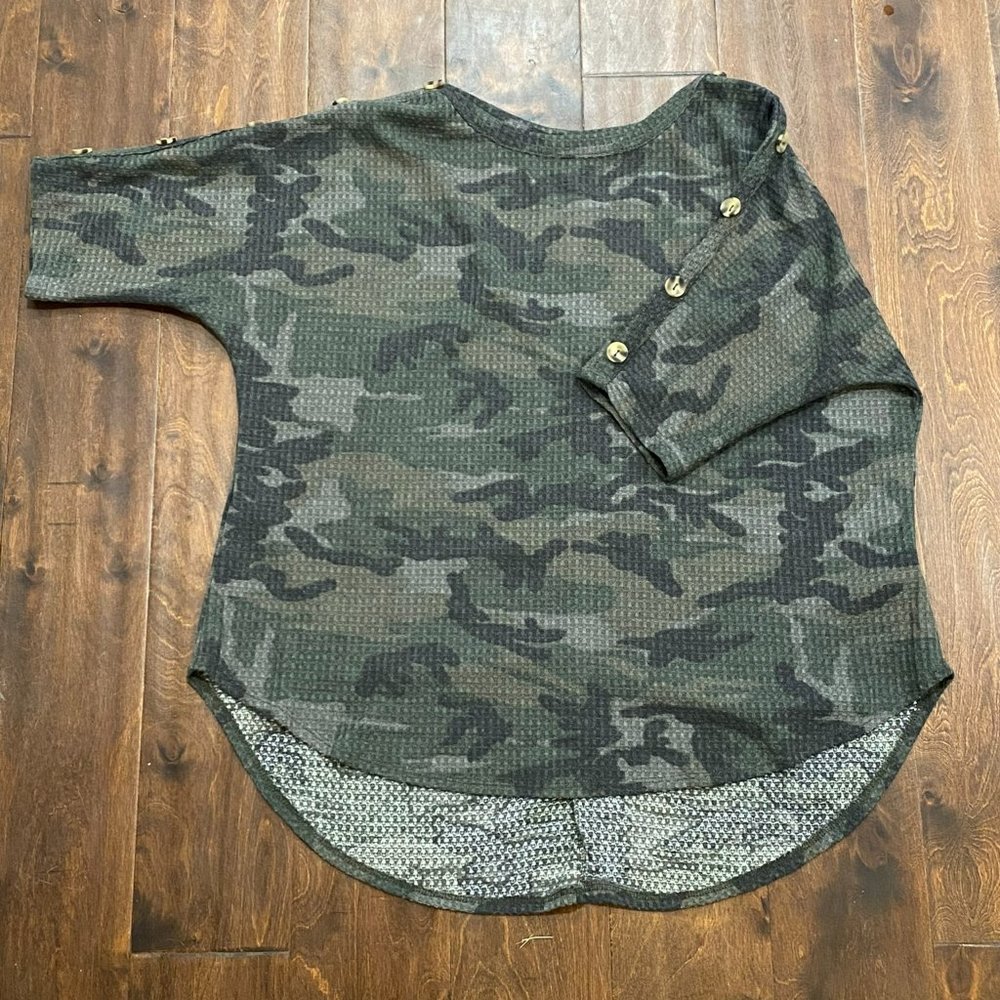 NWT Kim & Cami Camouflage Blouse Waffel 3/4 sleeve Size 1X